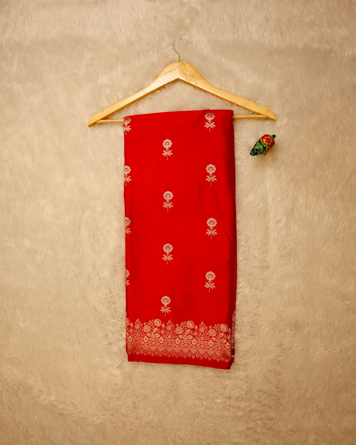 Red Katan Banarasi Alfi Zari Saree – Wedding Partywear - Image 3